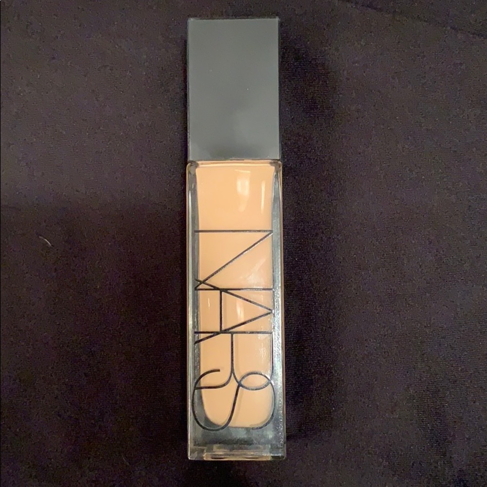 NARS natural radiant long wear foundation